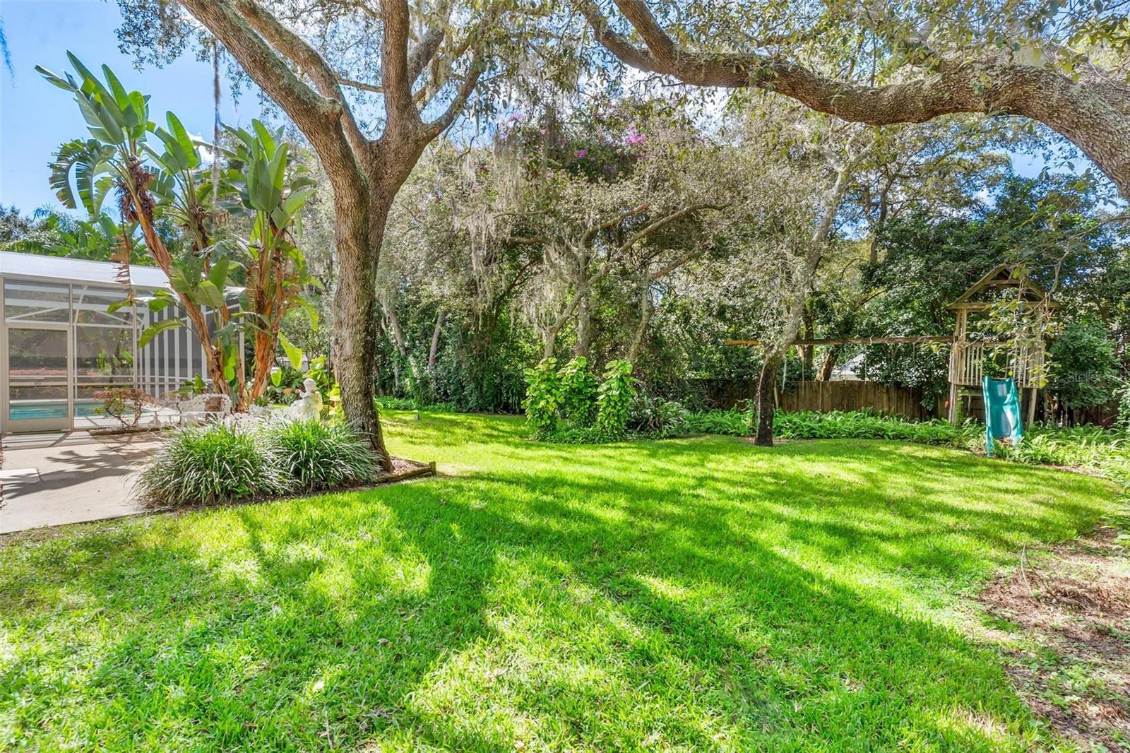 33045 LAKE BEND CIR, LEESBURG, FL, 34788