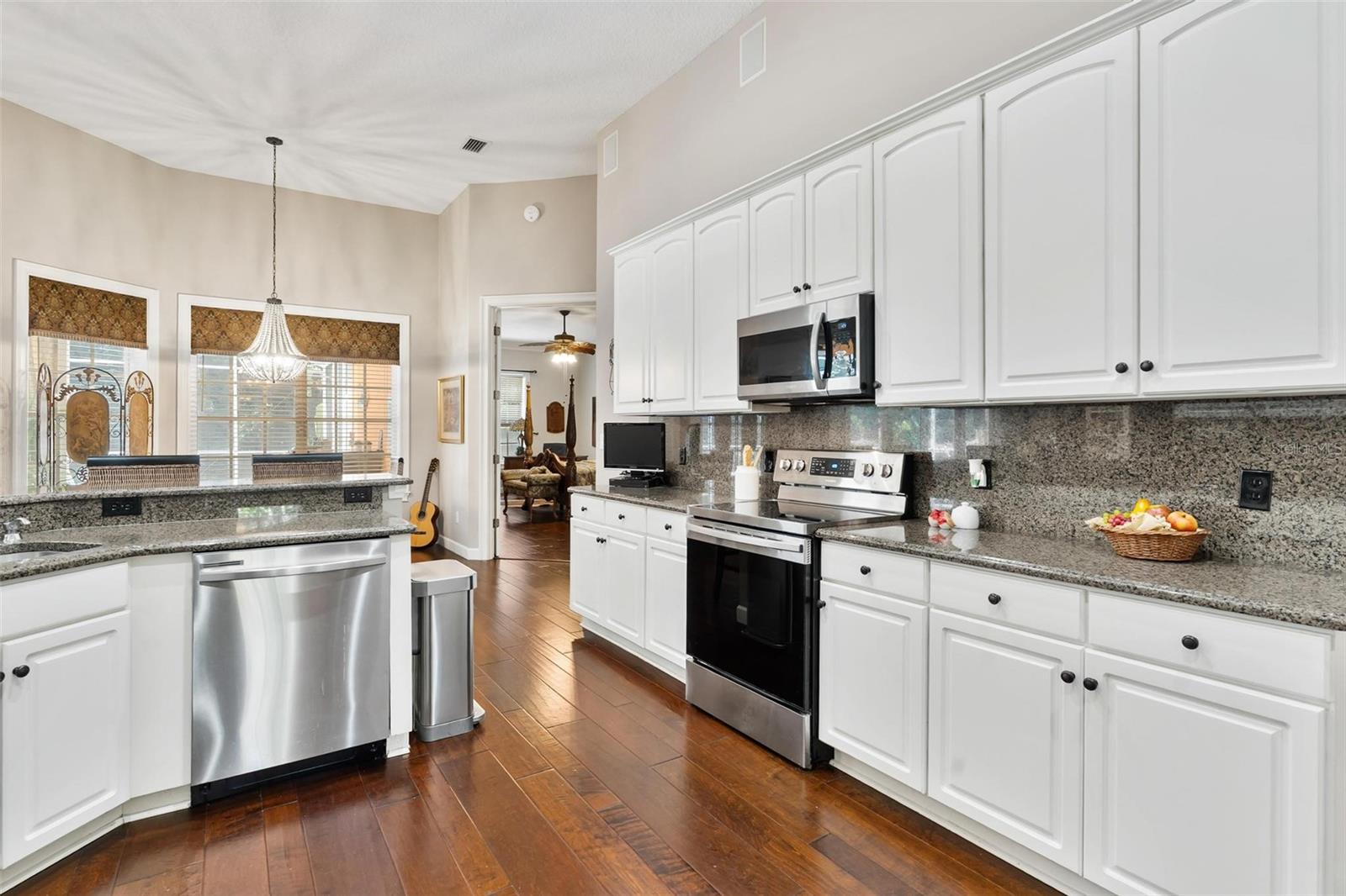 33045 LAKE BEND CIR, LEESBURG, FL, 34788