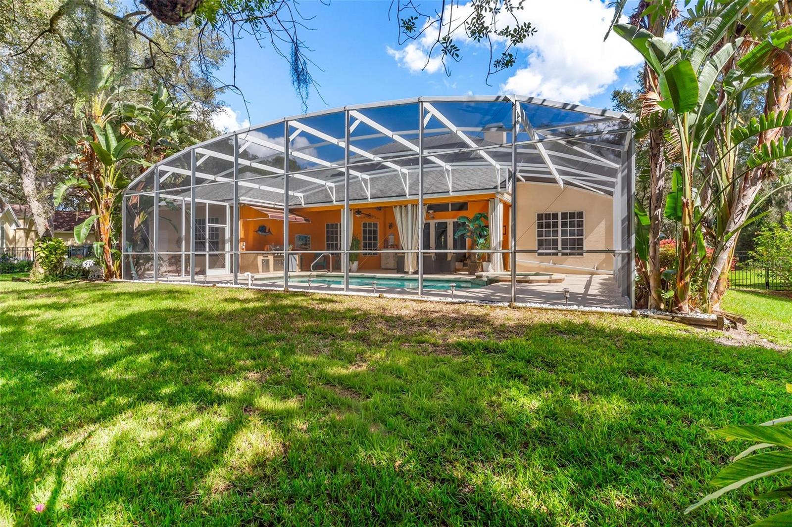 33045 LAKE BEND CIR, LEESBURG, FL, 34788