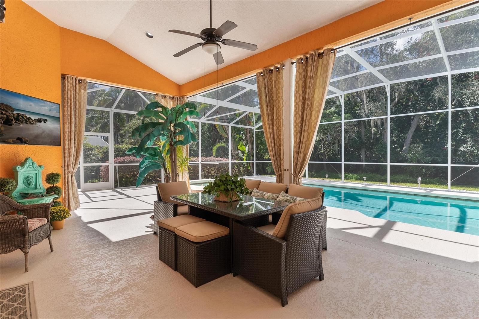 33045 LAKE BEND CIR, LEESBURG, FL, 34788