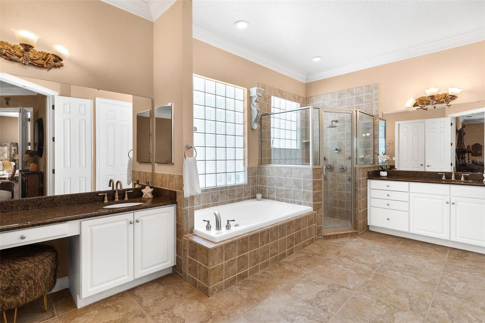 33045 LAKE BEND CIR, LEESBURG, FL, 34788