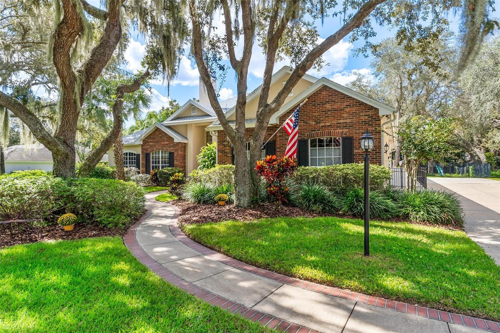 33045 LAKE BEND CIR, LEESBURG, FL, 34788