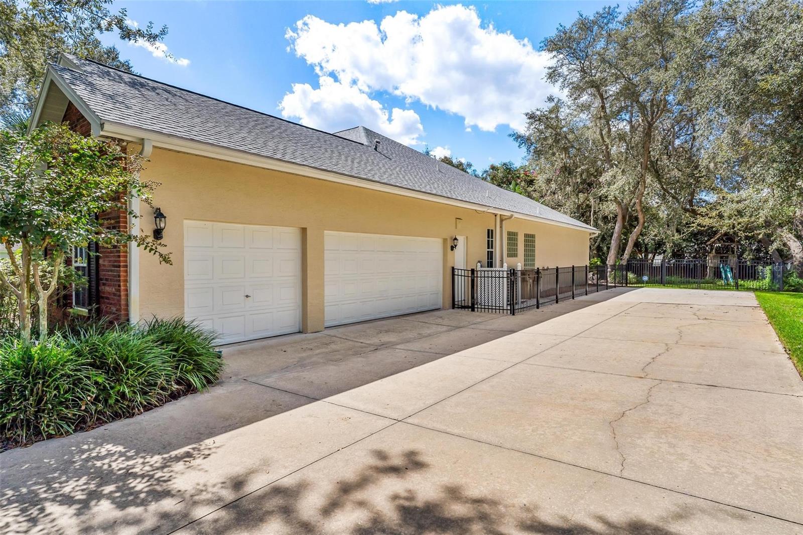 33045 LAKE BEND CIR, LEESBURG, FL, 34788