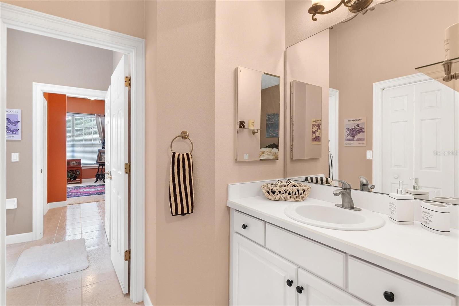 33045 LAKE BEND CIR, LEESBURG, FL, 34788