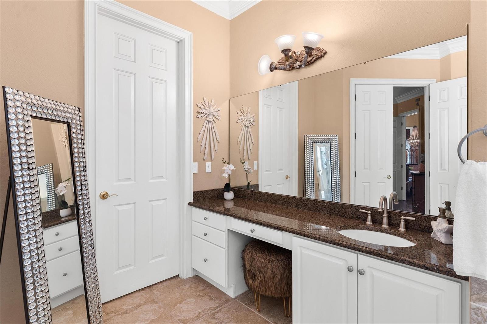 33045 LAKE BEND CIR, LEESBURG, FL, 34788