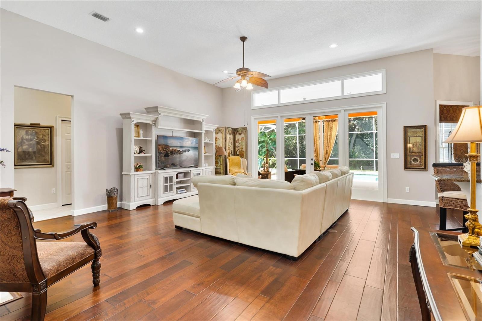 33045 LAKE BEND CIR, LEESBURG, FL, 34788