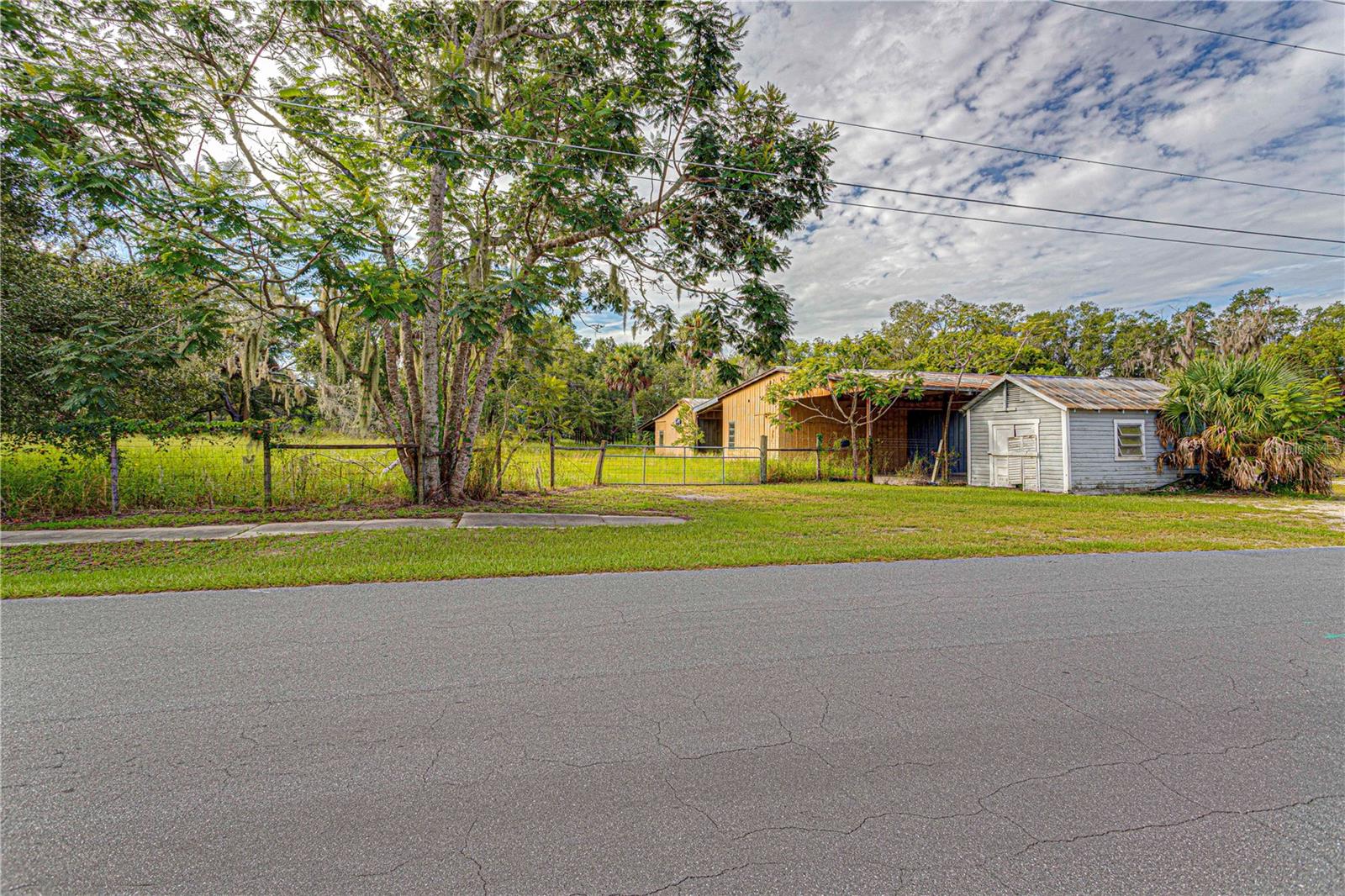 610 S HIGHLAND ST, MOUNT DORA, FL, 32757