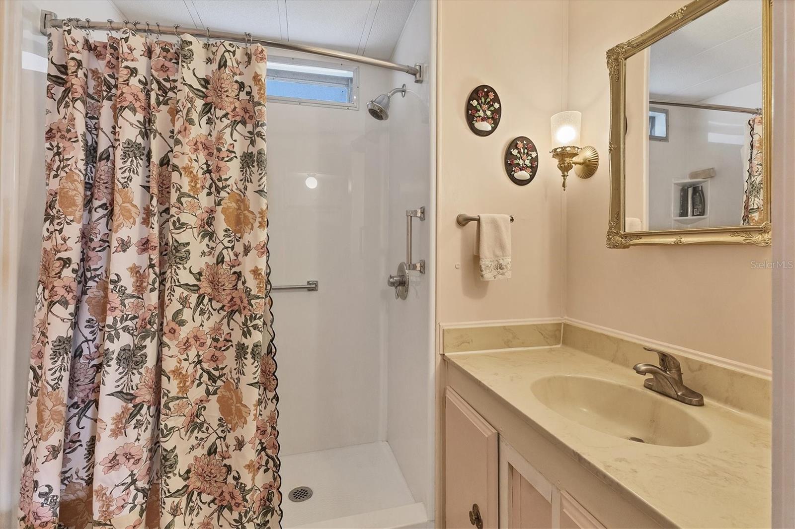 A4666834 Property Photo