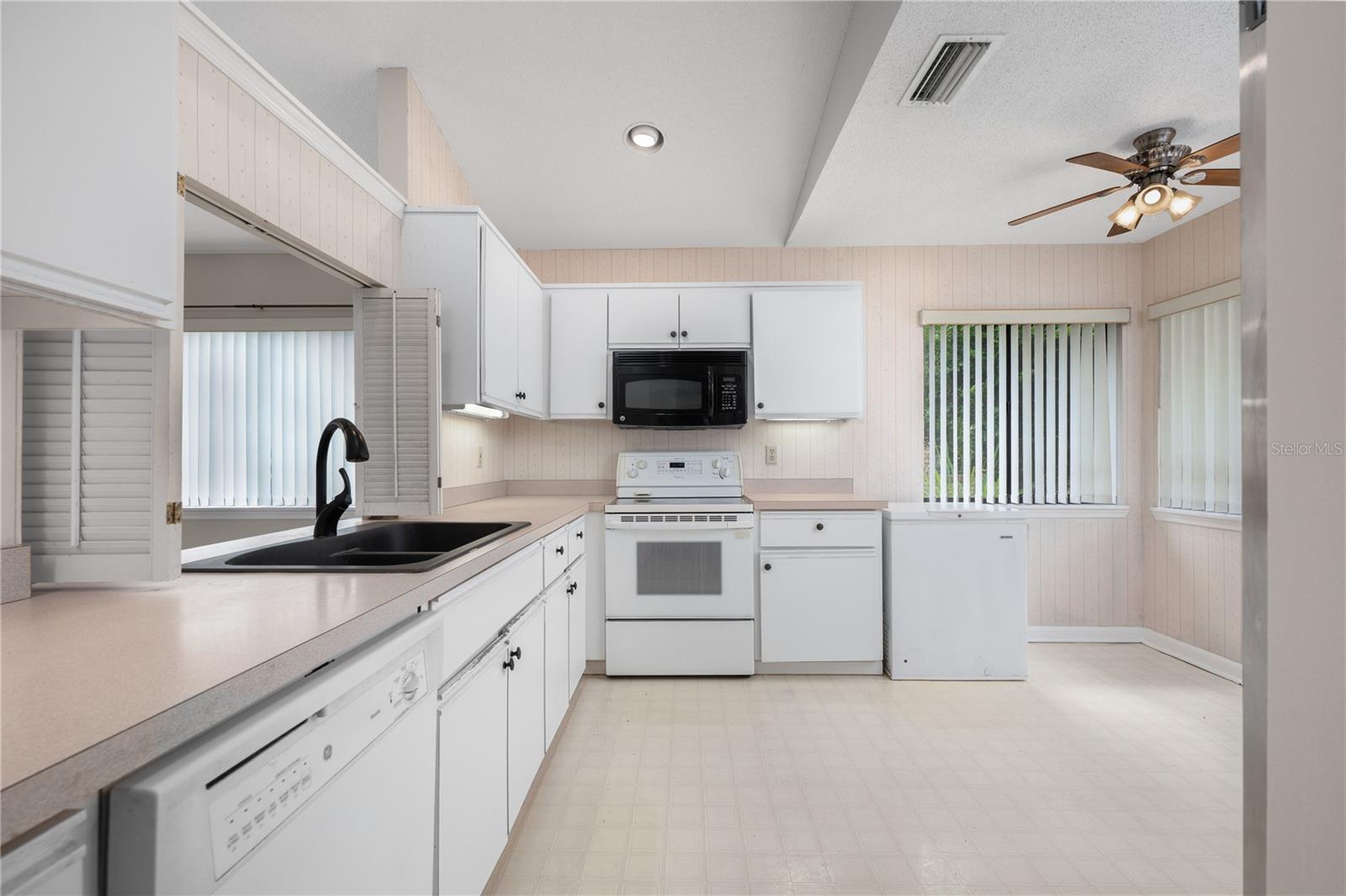 103 WATERWOOD DR, YALAHA, FL, 34797