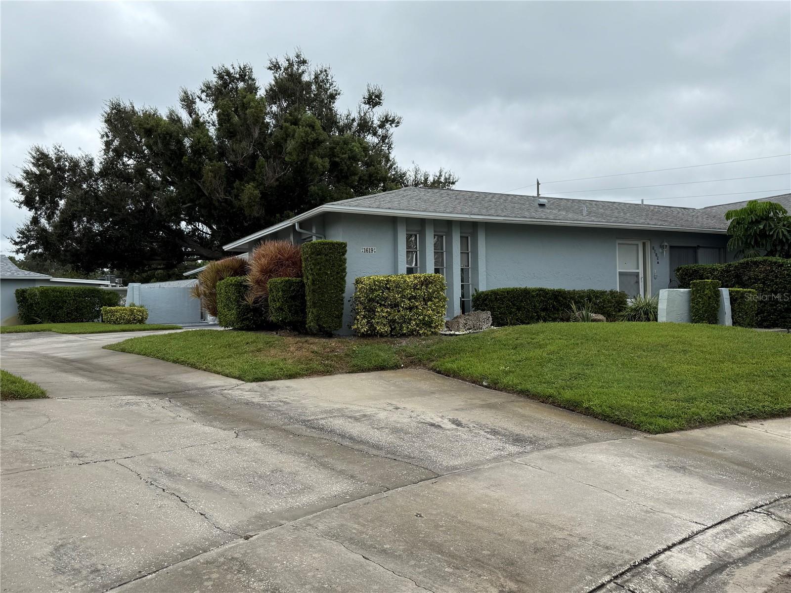 TB8433122 Property Photo