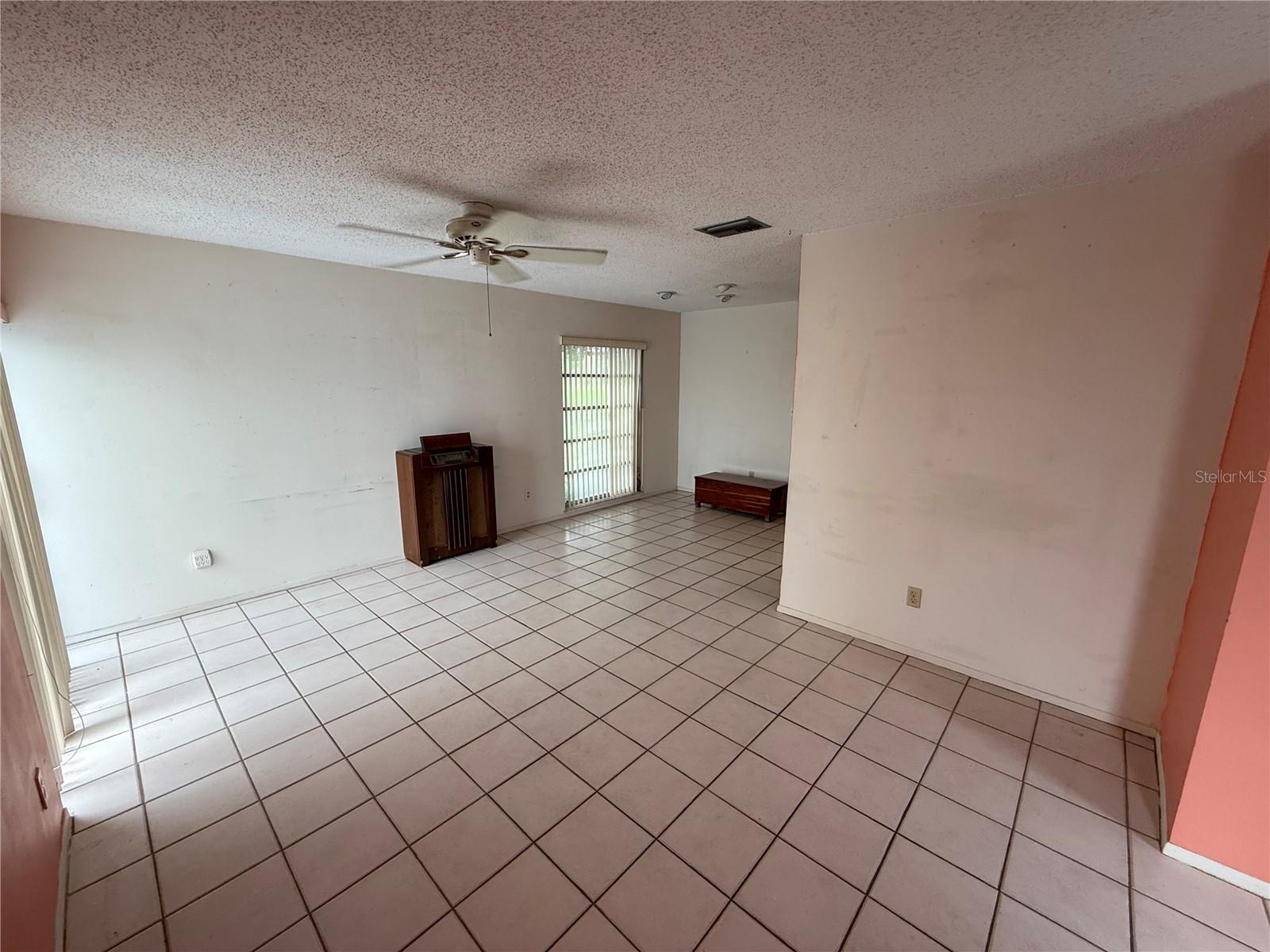 TB8433122 Property Photo