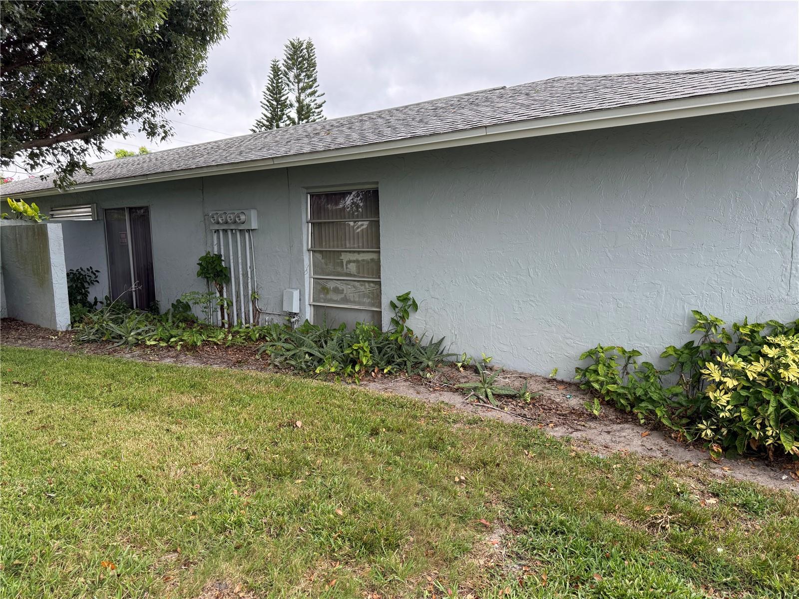 TB8433122 Property Photo