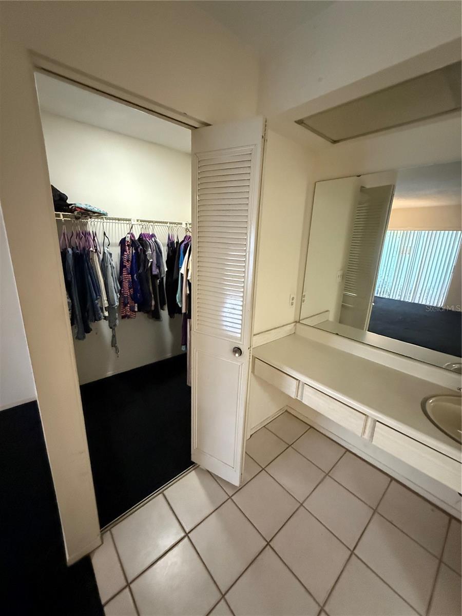 TB8433122 Property Photo