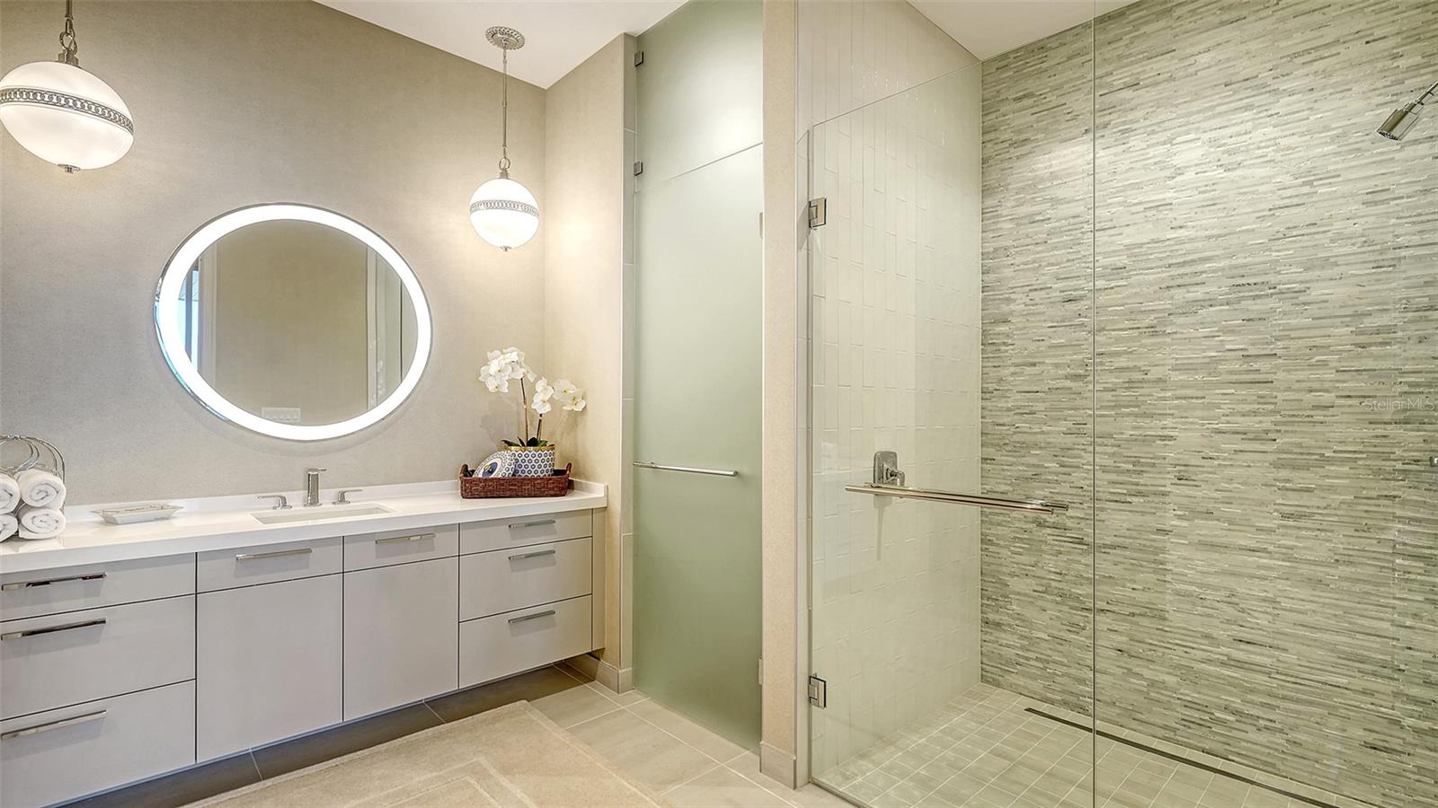 A4666877 Property Photo