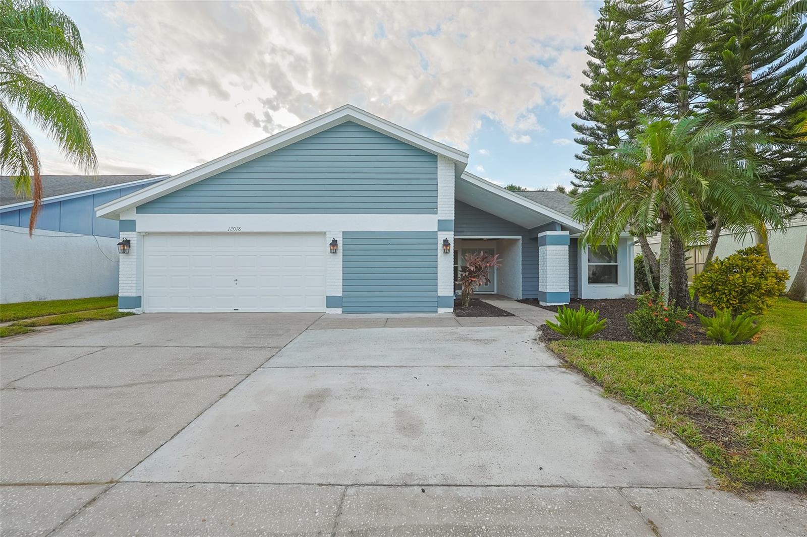 12018 STEPPINGSTONE BLVD, TAMPA, FL, 33635