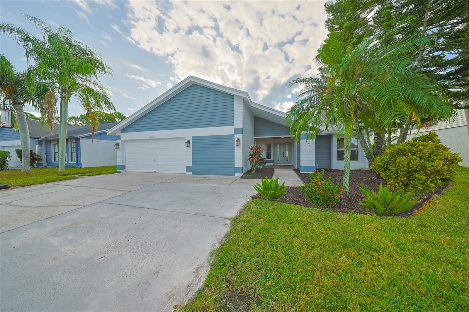 12018 STEPPINGSTONE BLVD, TAMPA, FL, 33635