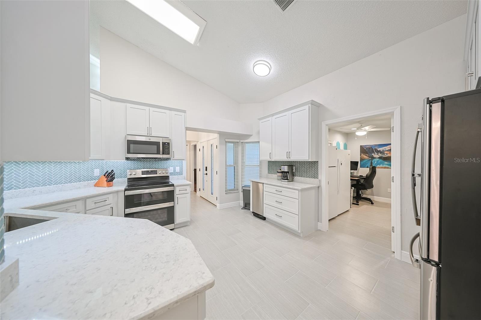 12018 STEPPINGSTONE BLVD, TAMPA, FL, 33635