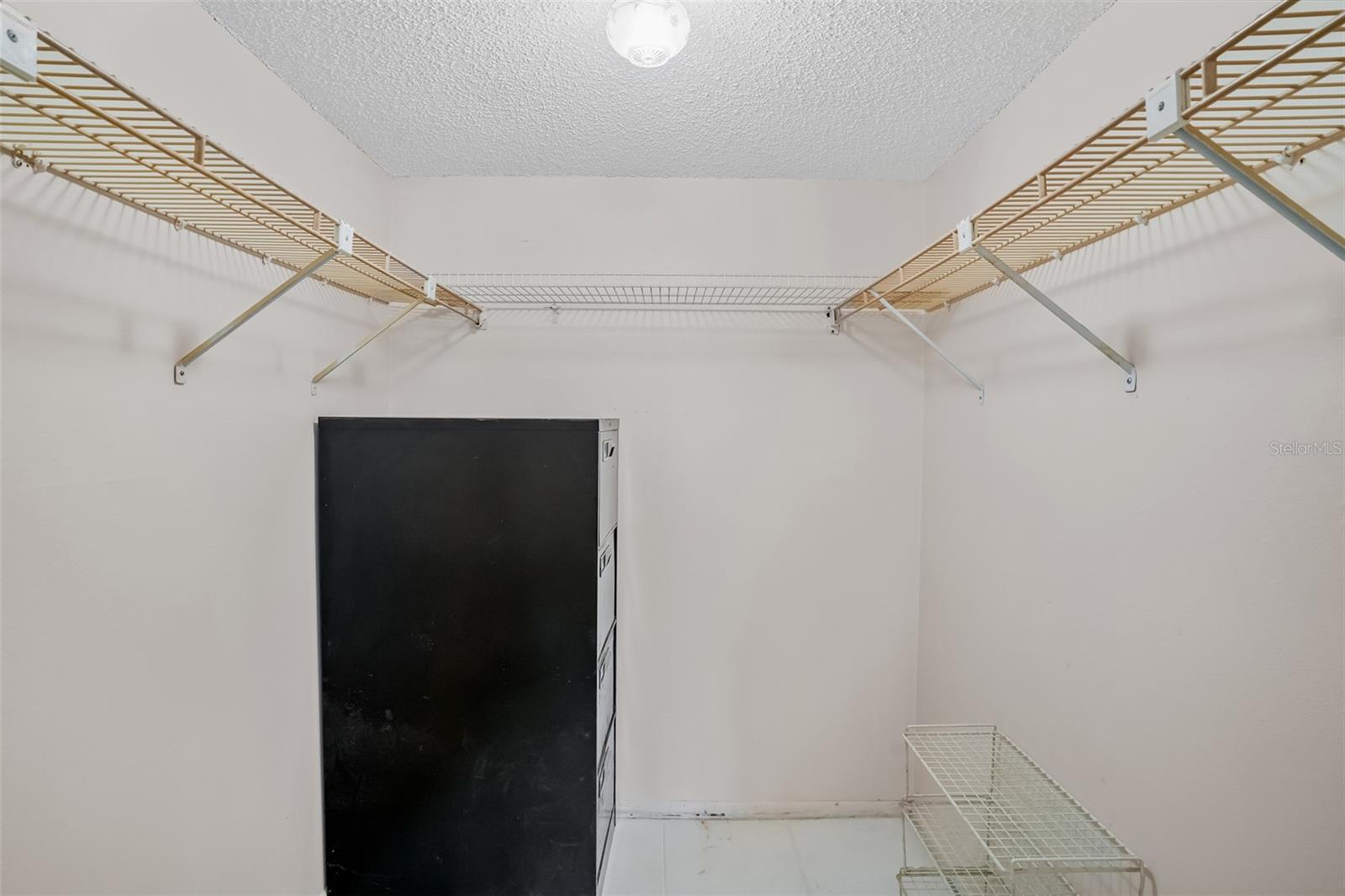 Walk in Closet Primary bedroom