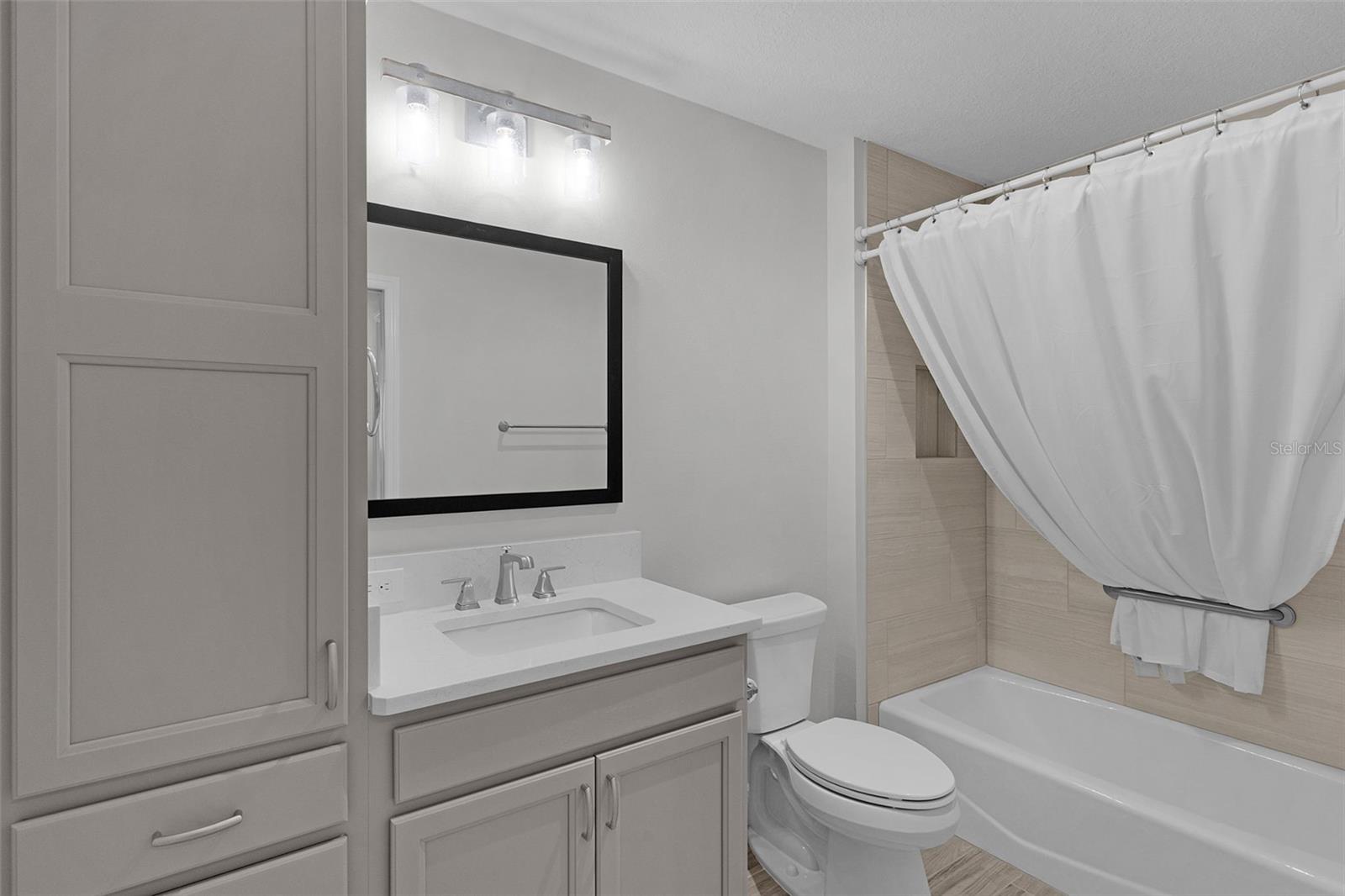 6230 DINGMAN WAY, THE VILLAGES, FL, 32163