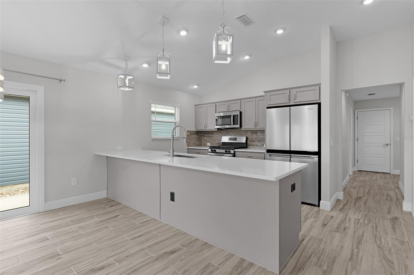 6230 DINGMAN WAY, THE VILLAGES, FL, 32163