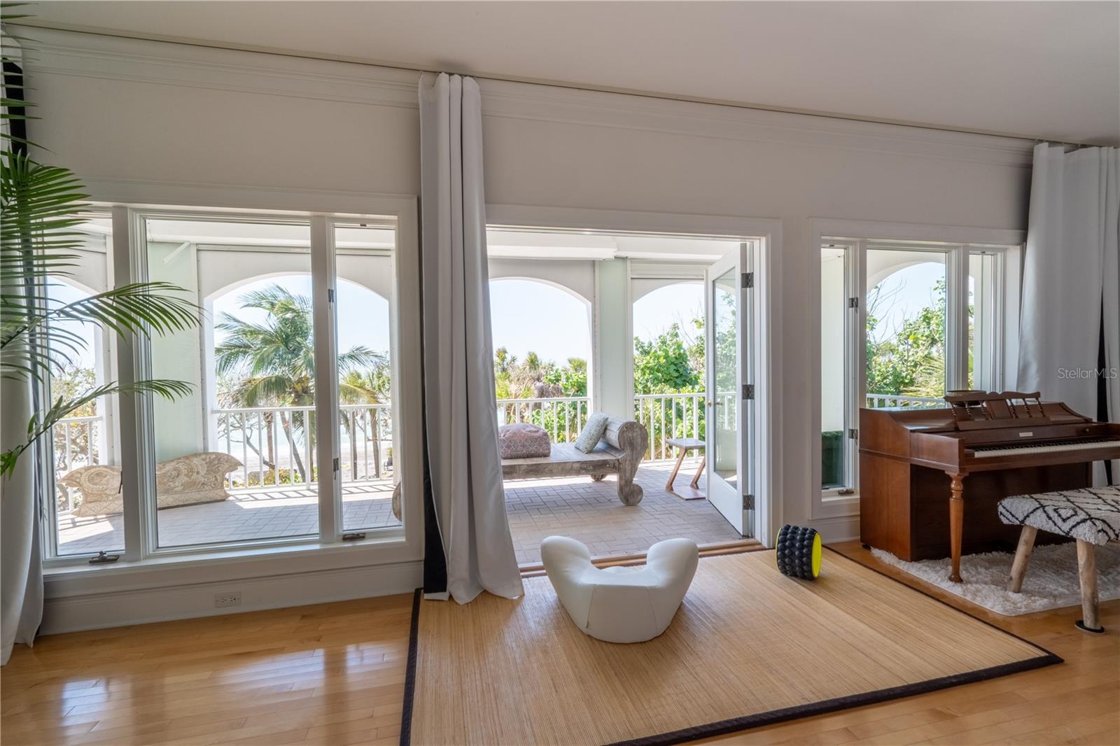 N6140775 Property Photo