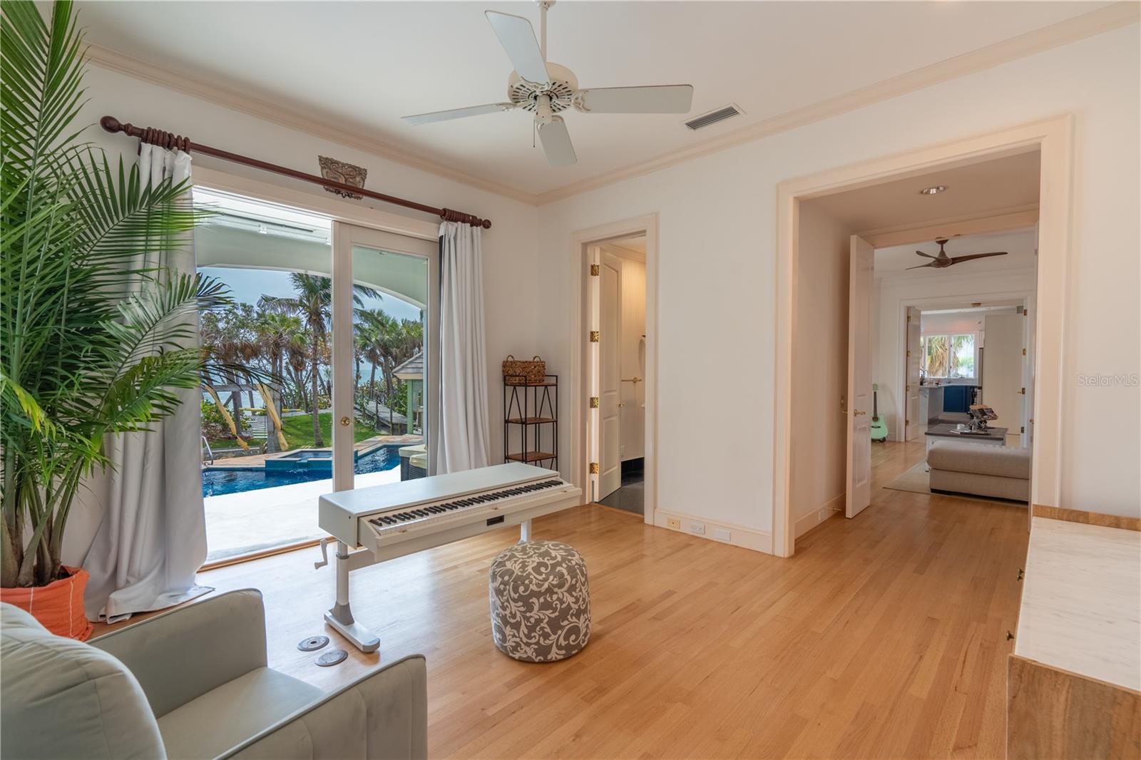 N6140775 Property Photo