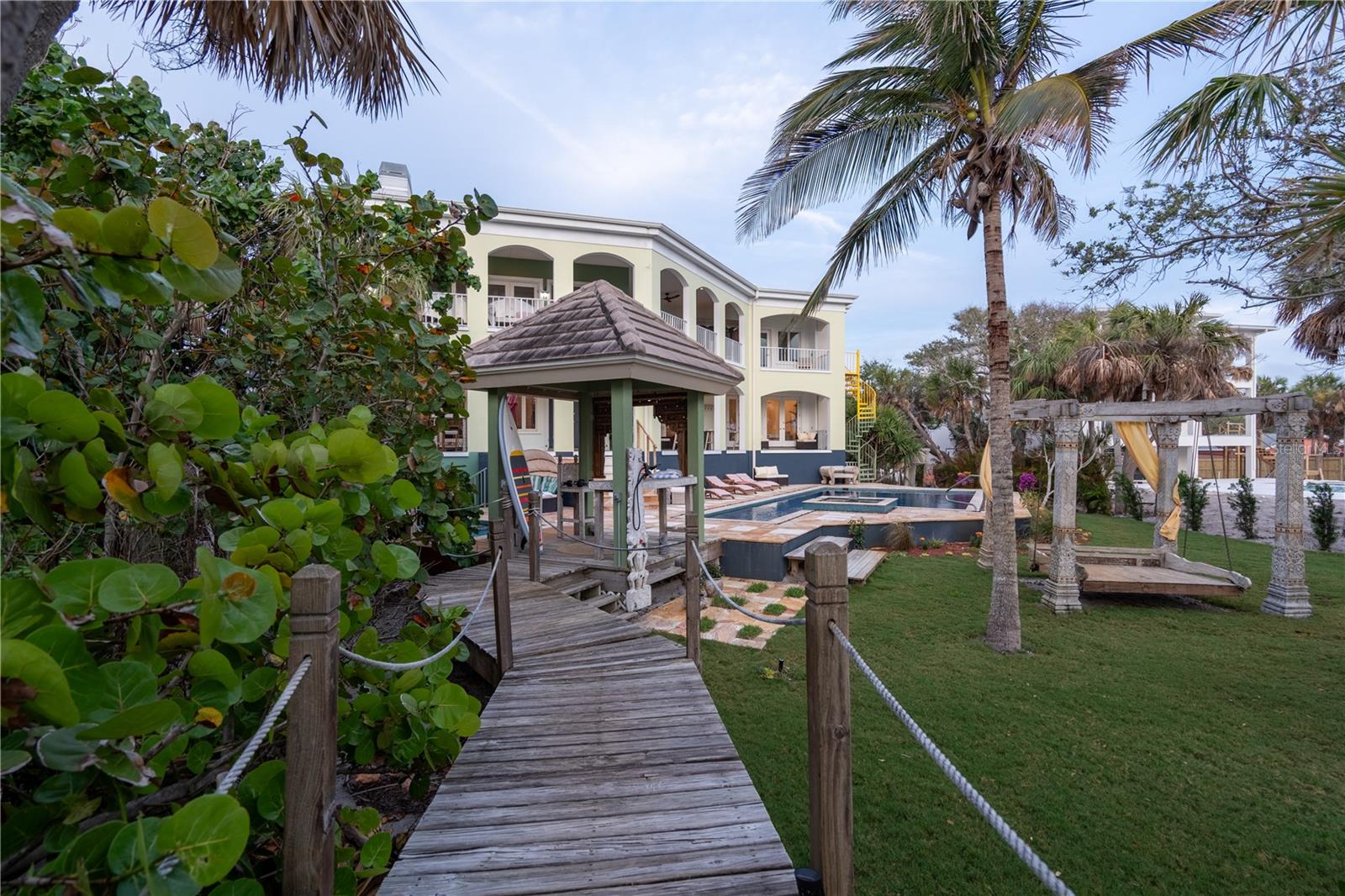 N6140775 Property Photo