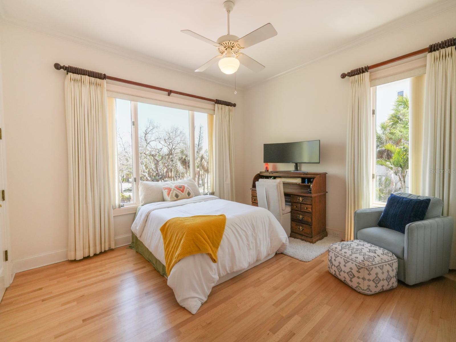 N6140775 Property Photo