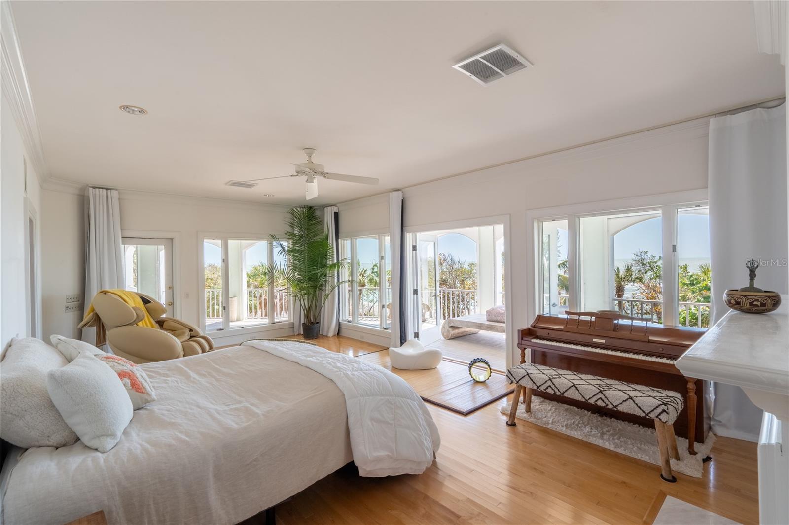 N6140775 Property Photo