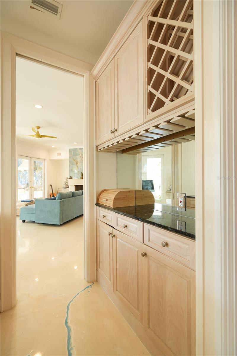 N6140775 Property Photo