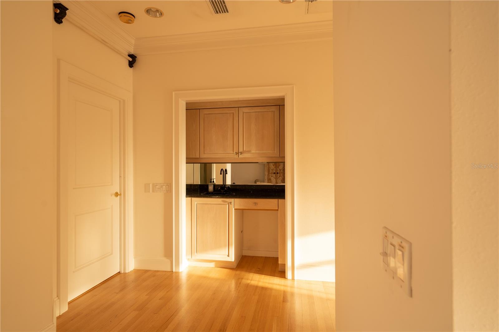 N6140775 Property Photo