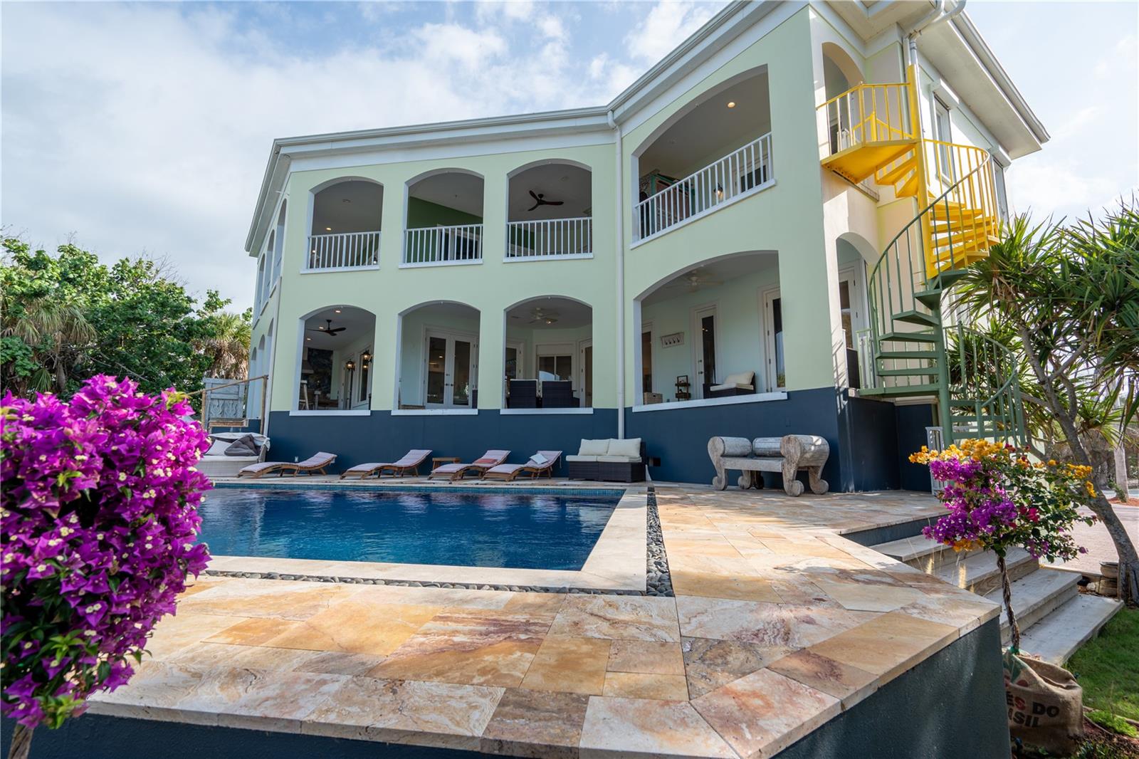 N6140775 Property Photo