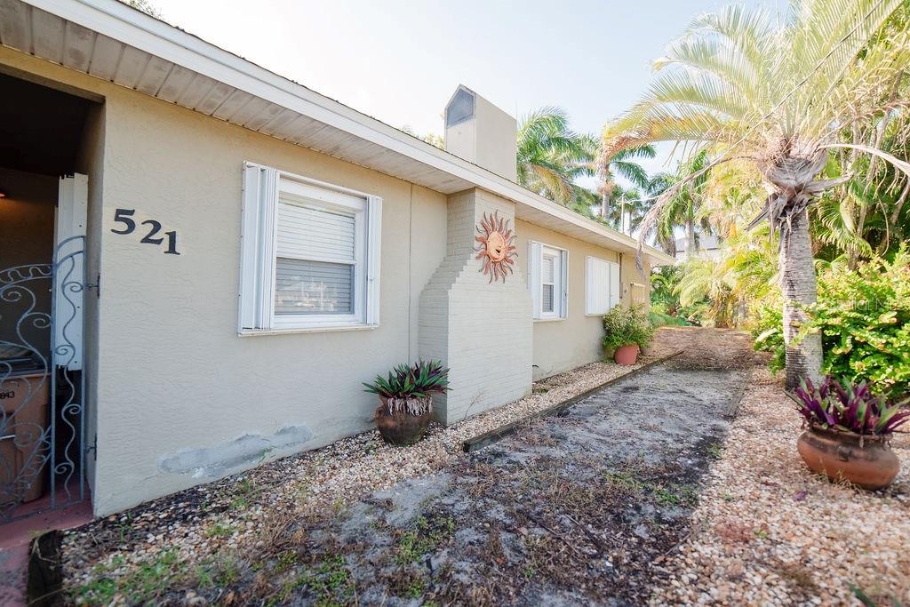 521 W OLYMPIA AVE, PUNTA GORDA, FL, 33950