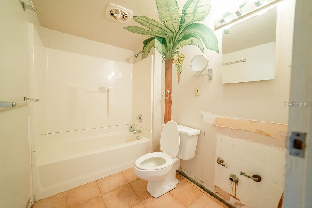 521 W OLYMPIA AVE, PUNTA GORDA, FL, 33950