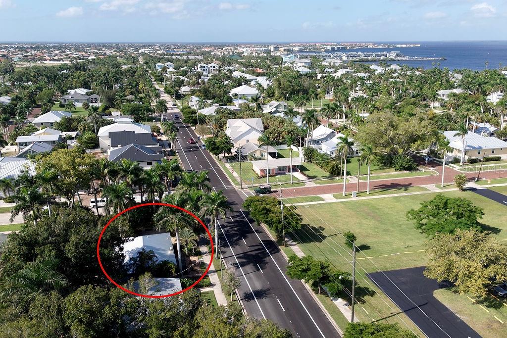 521 W OLYMPIA AVE, PUNTA GORDA, FL, 33950