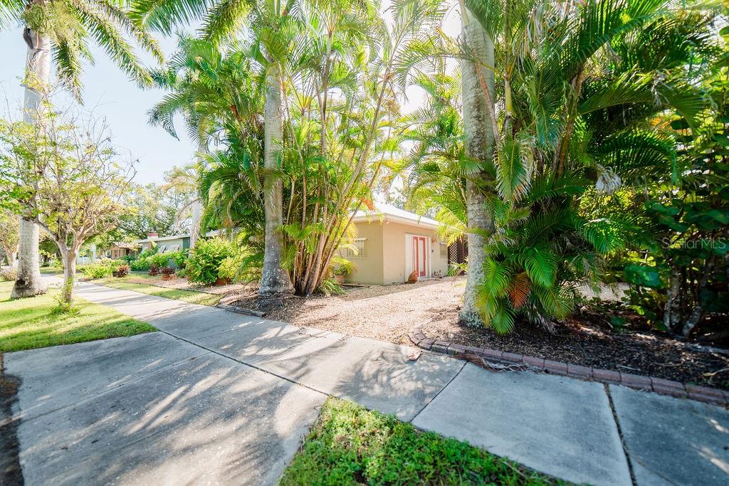521 W OLYMPIA AVE, PUNTA GORDA, FL, 33950
