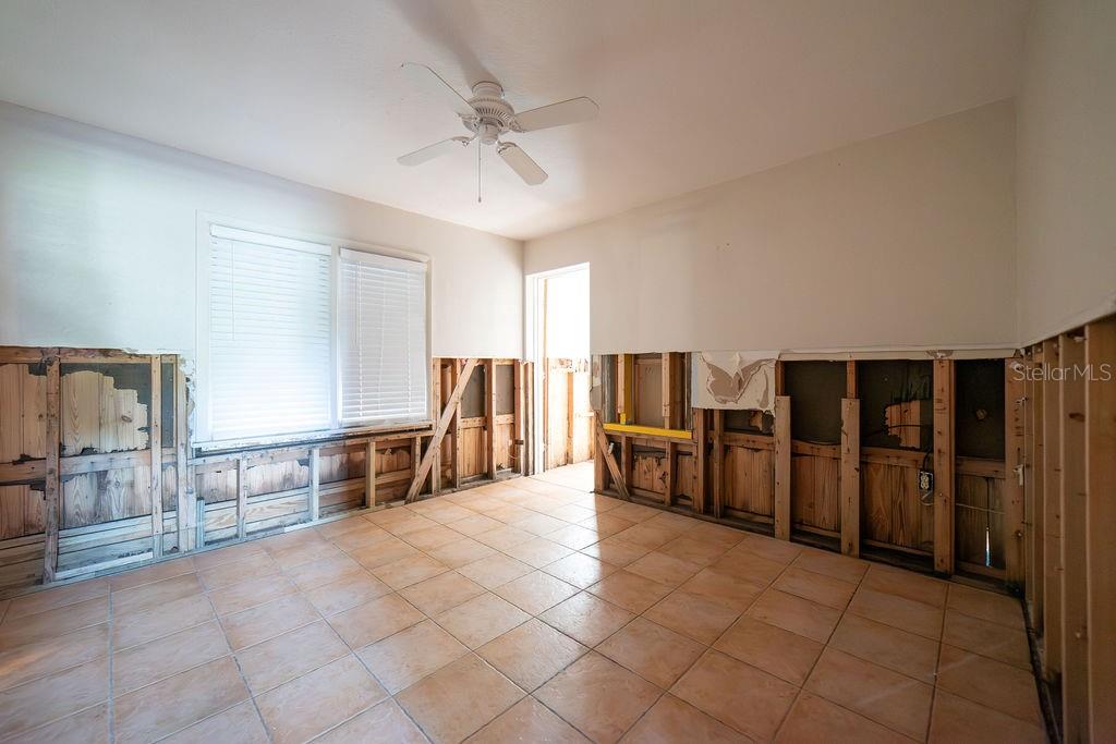 521 W OLYMPIA AVE, PUNTA GORDA, FL, 33950