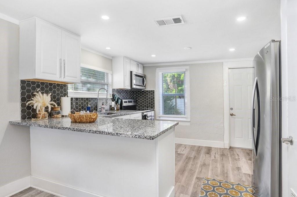 1811 E PALIFOX ST, TAMPA, FL, 33610