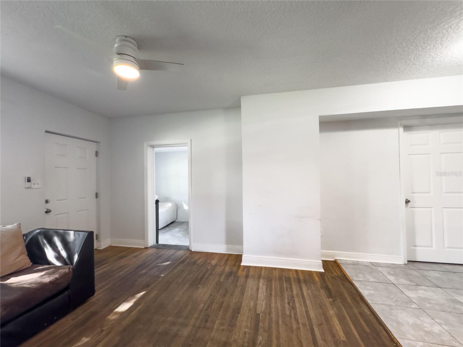 901 S SOLANDRA DR, ORLANDO, FL, 32807