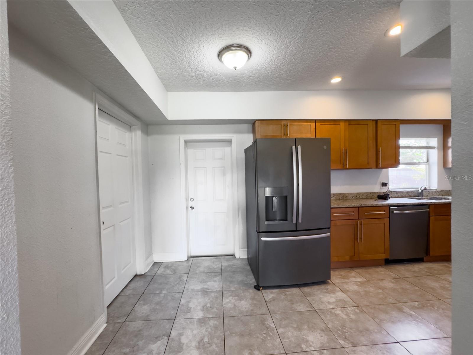 901 S SOLANDRA DR, ORLANDO, FL, 32807