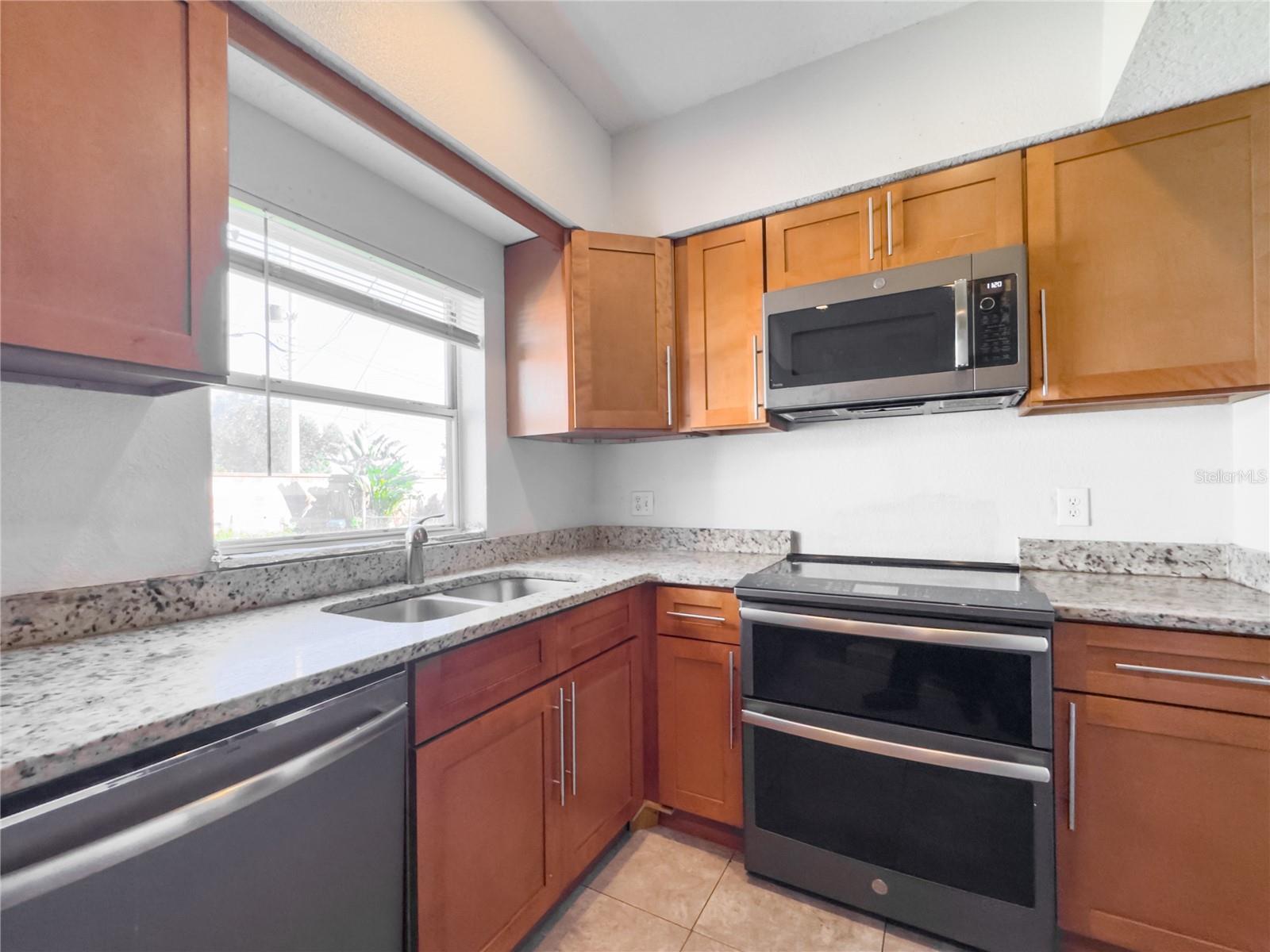 901 S SOLANDRA DR, ORLANDO, FL, 32807