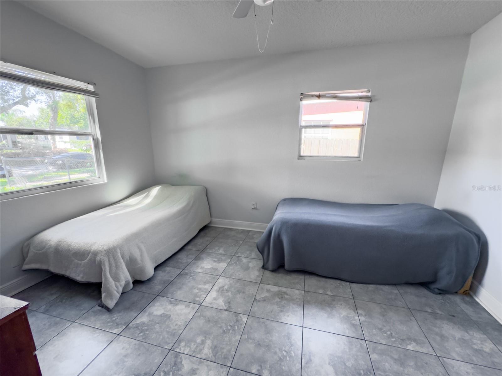 901 S SOLANDRA DR, ORLANDO, FL, 32807