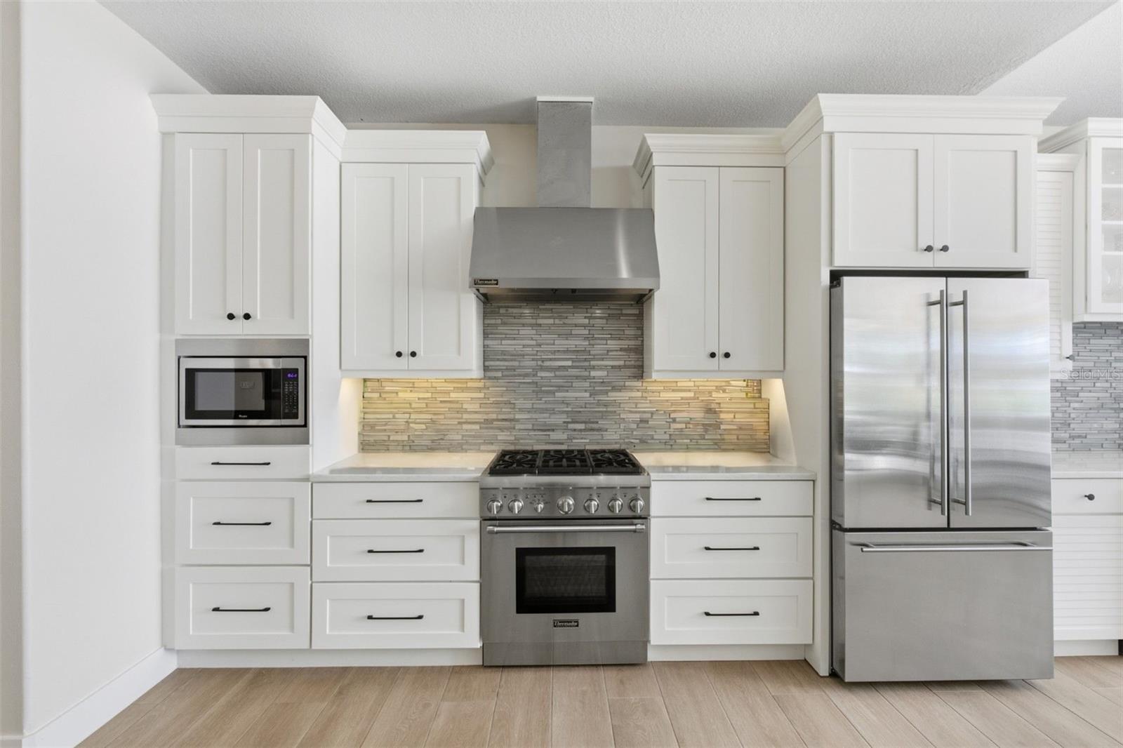 O6348789 Property Photo