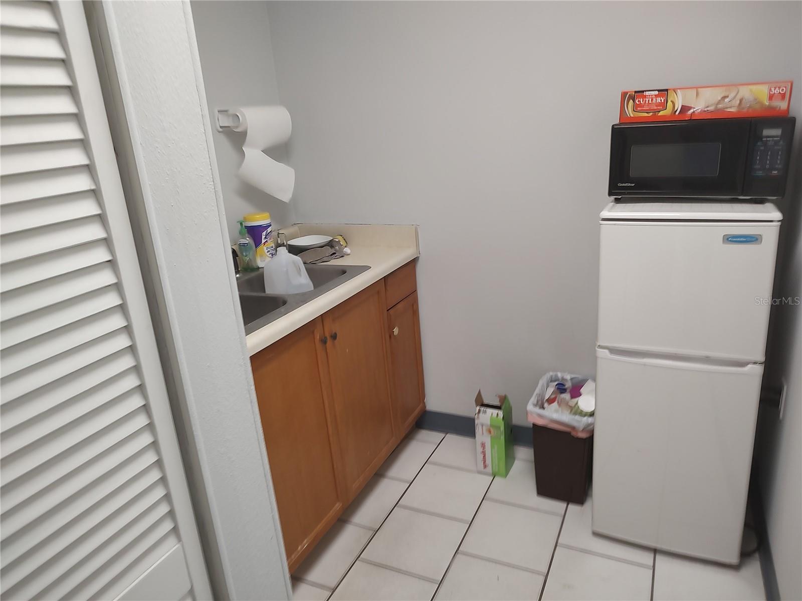 3805 WEST SHORE, TAMPA, FL, 33611