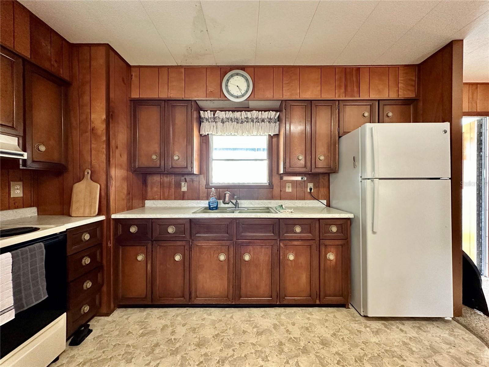 OM710602 Property Photo