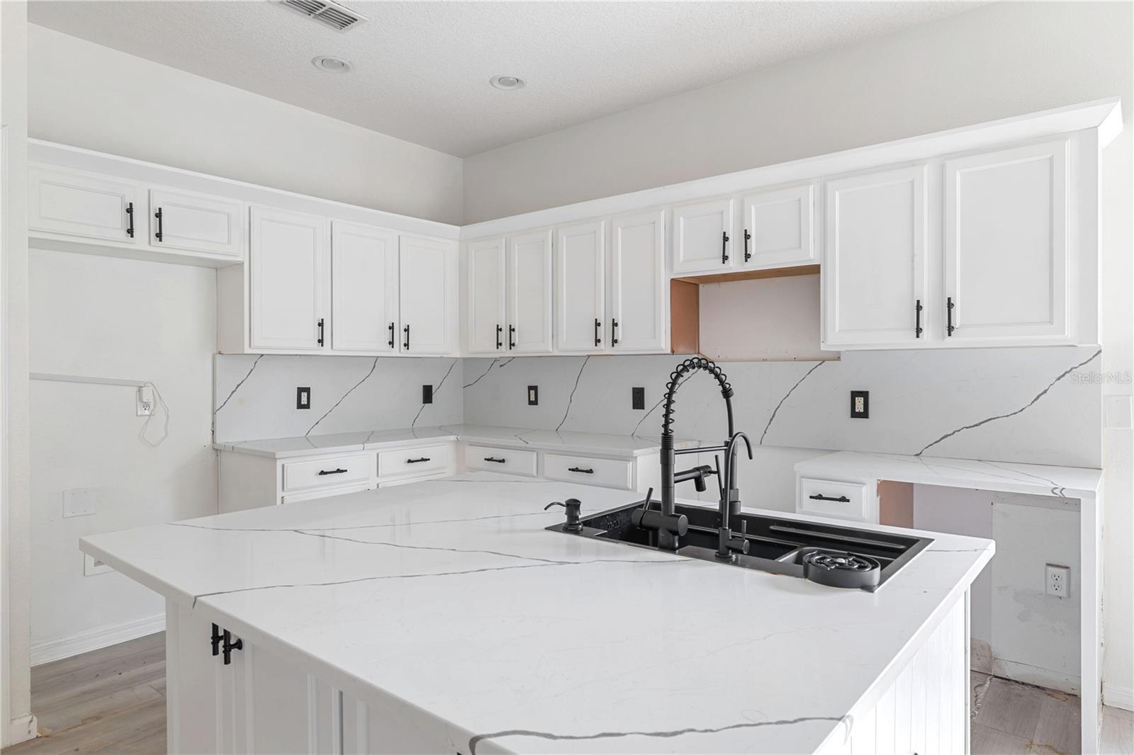 410 LAS FUENTES DR, KISSIMMEE, FL, 34746