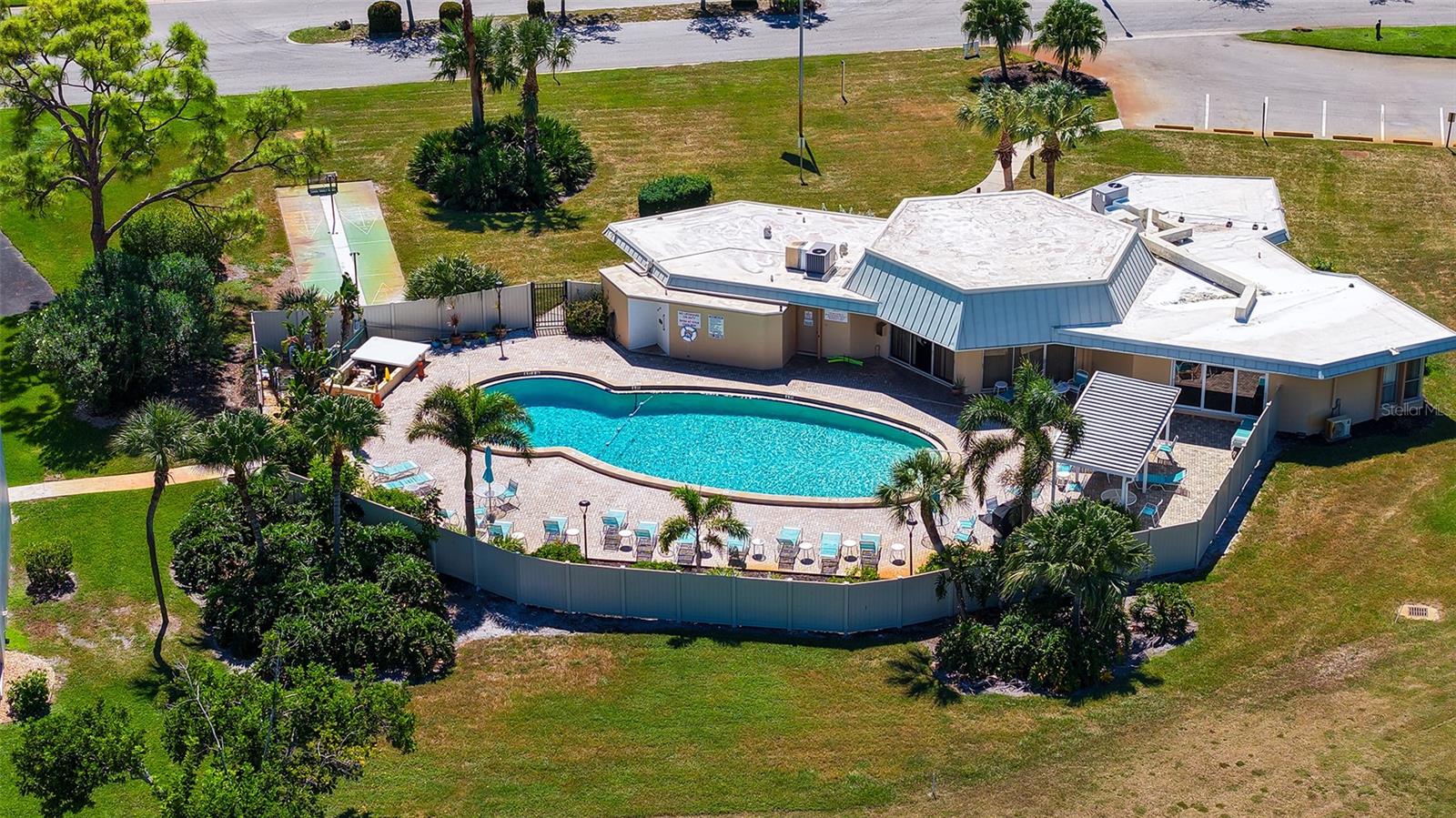 A4667004 Property Photo