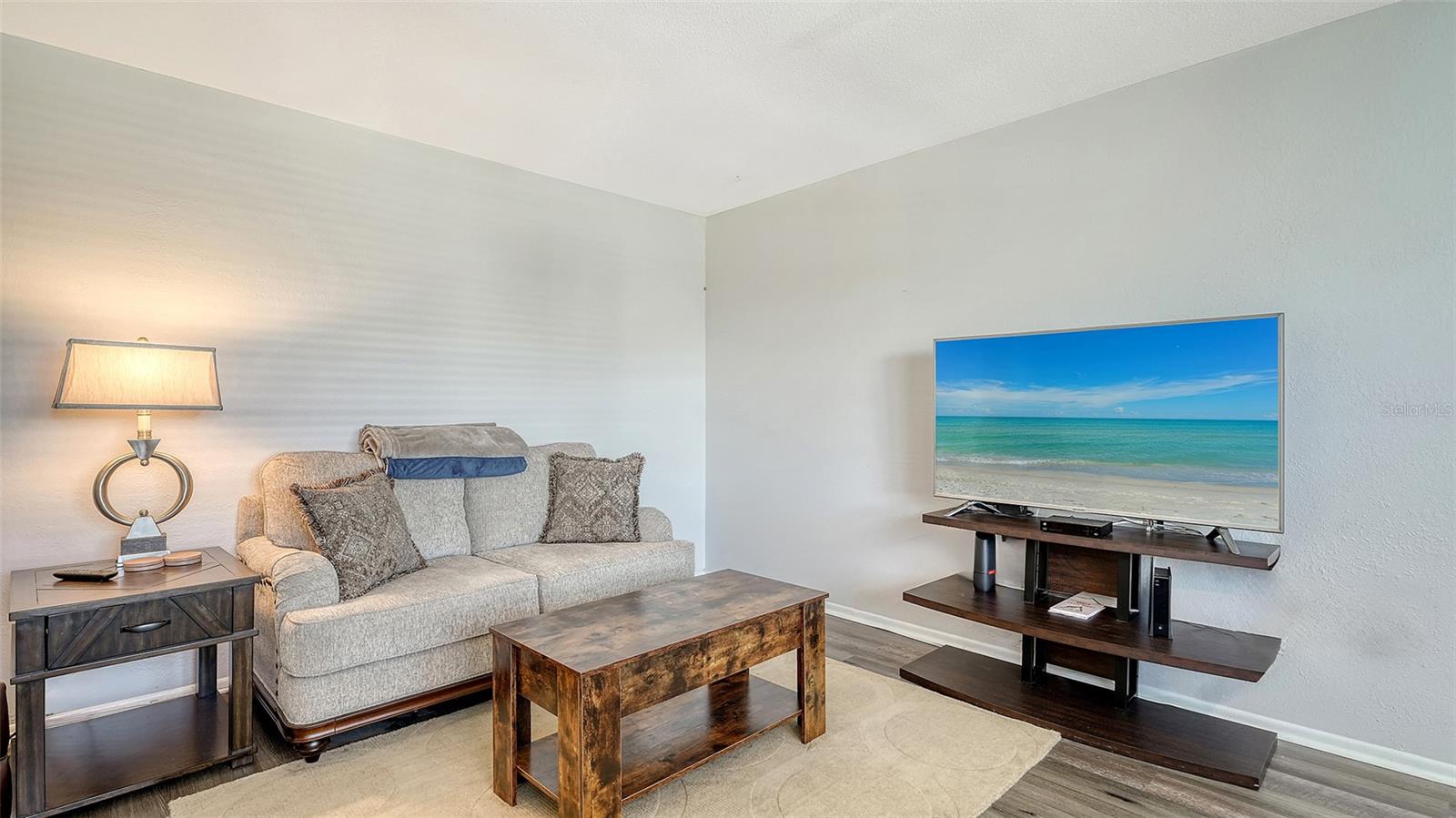 A4667004 Property Photo