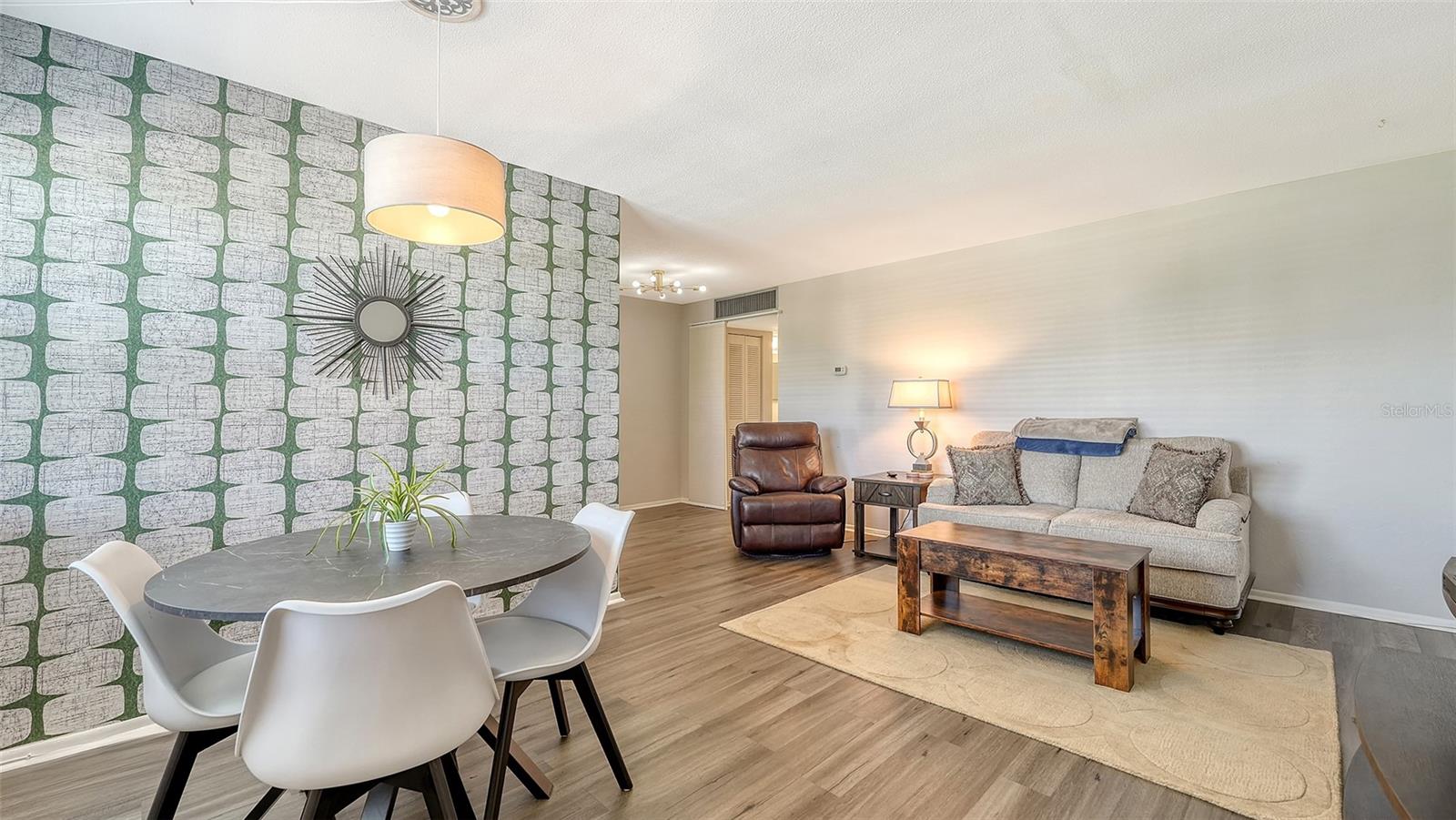 A4667004 Property Photo