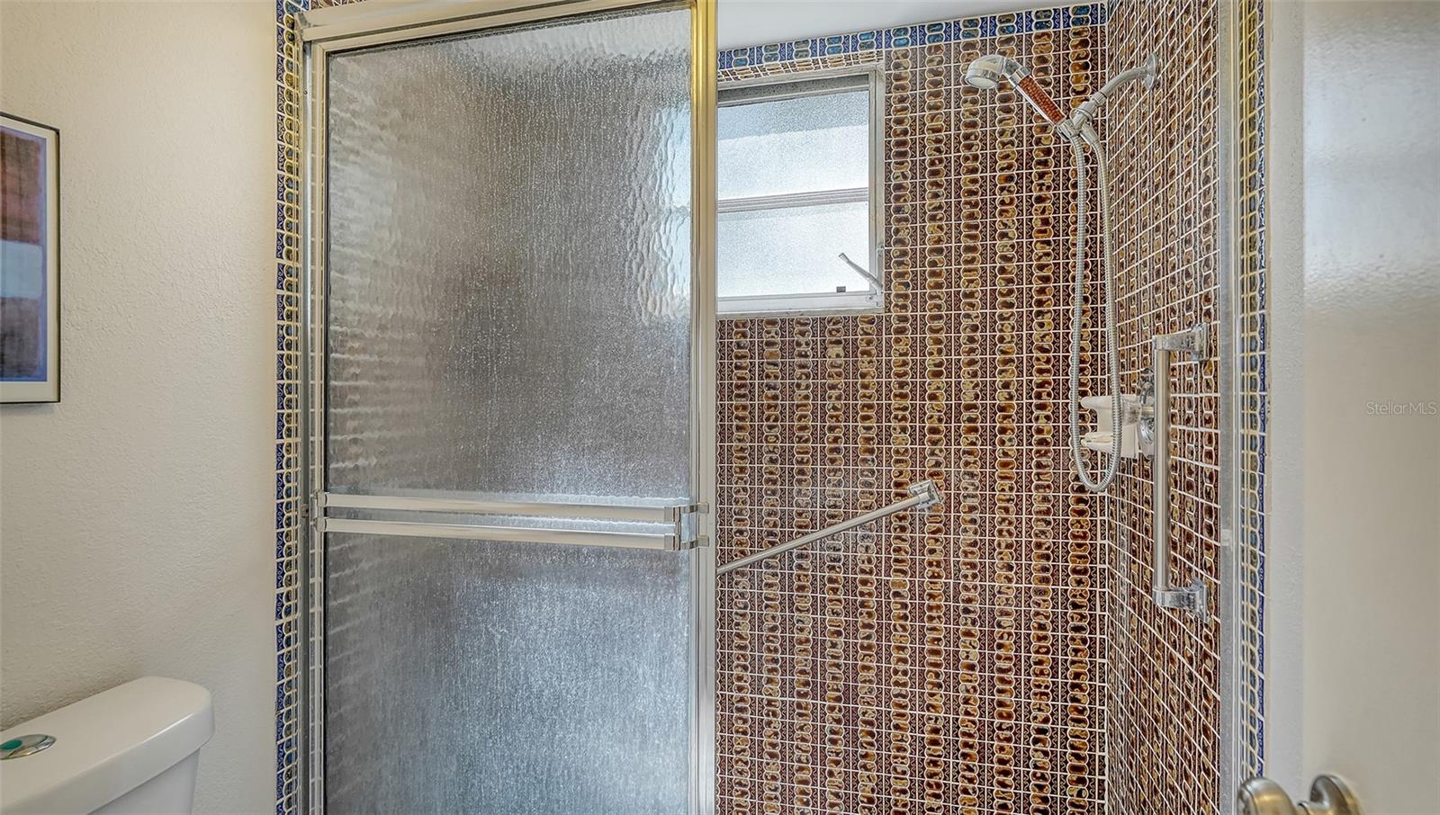 A4667004 Property Photo